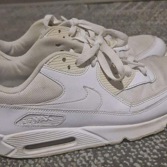 Nike Air Max 90s - Picture 5 of 5